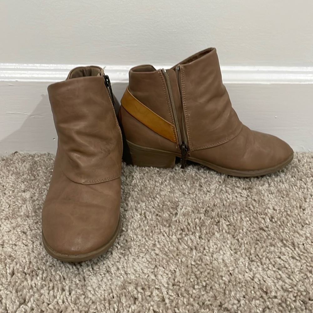 girls' beige blowfish boots